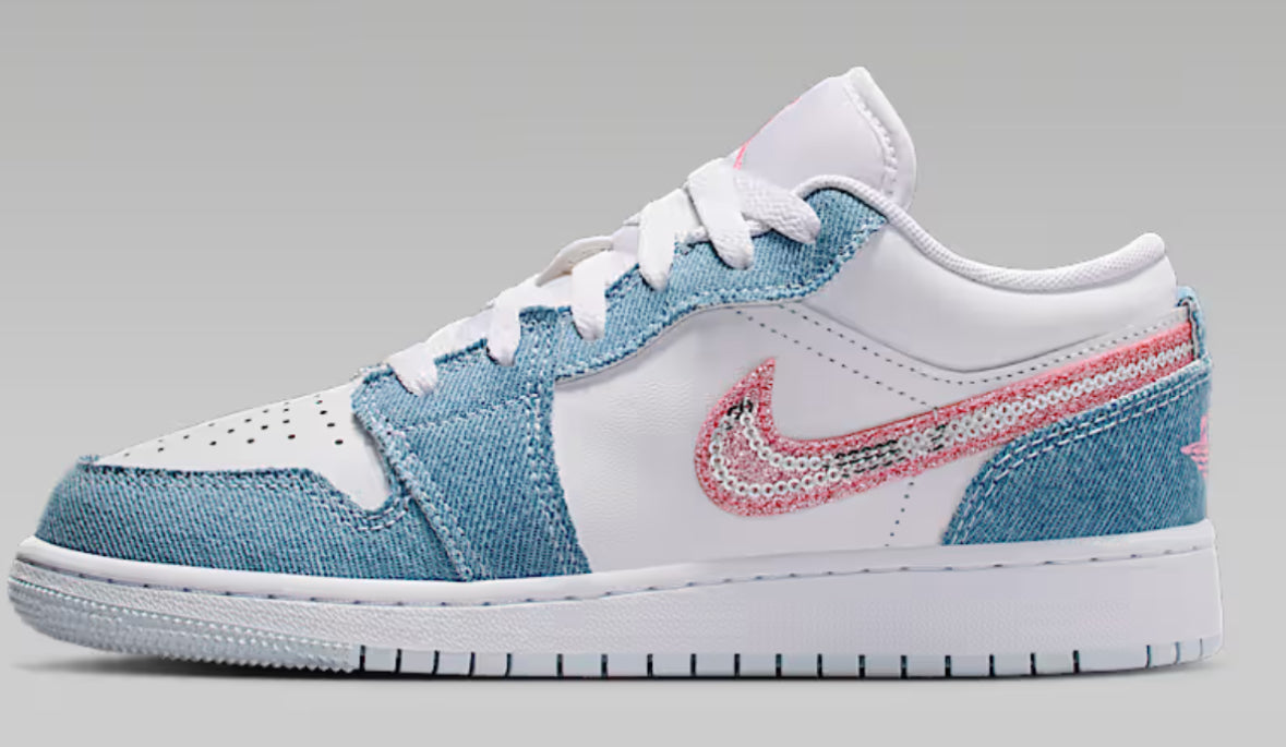 Zapatillas jordan 1 Mid/busca los centímetros más cercanos a tu talla / Ejemplo si eres 37 eur usas 24 cms / si eres 36 eur usas 23 cms 🇺🇸